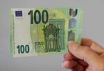 В Германии впервые показали новые банкноты 100 и 200 евро (ф